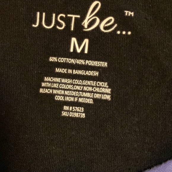 Tee shirt Bundle of 4 shirts. Size M - Picture 7 of 7